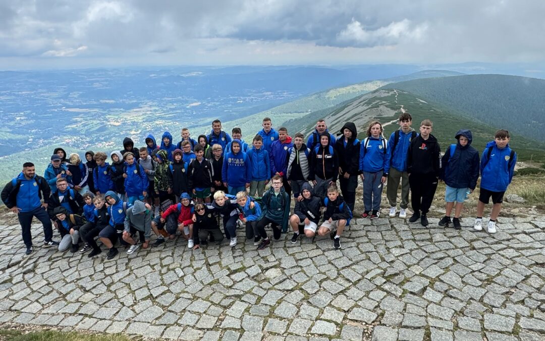 Letni obóz w Karpaczu – intensywny tydzień pełen futbolu, gór i niezapomnianych wrażeń.