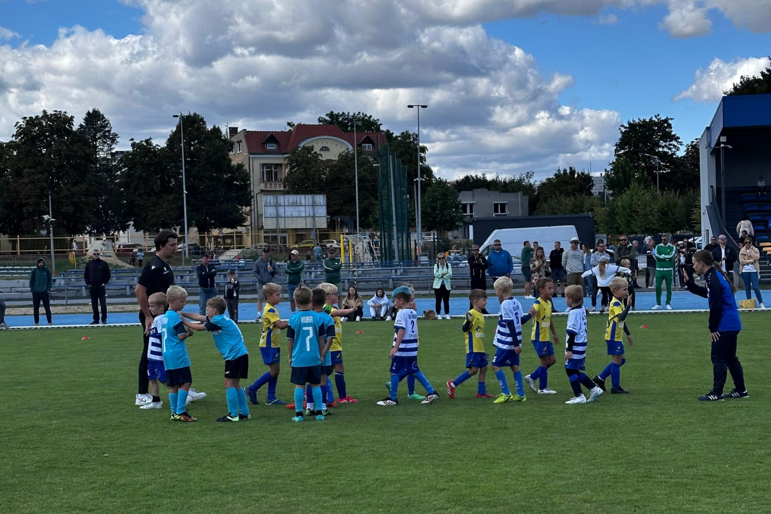 fdee6cd6-3f91-4728-bf5d-fa09569b11ae